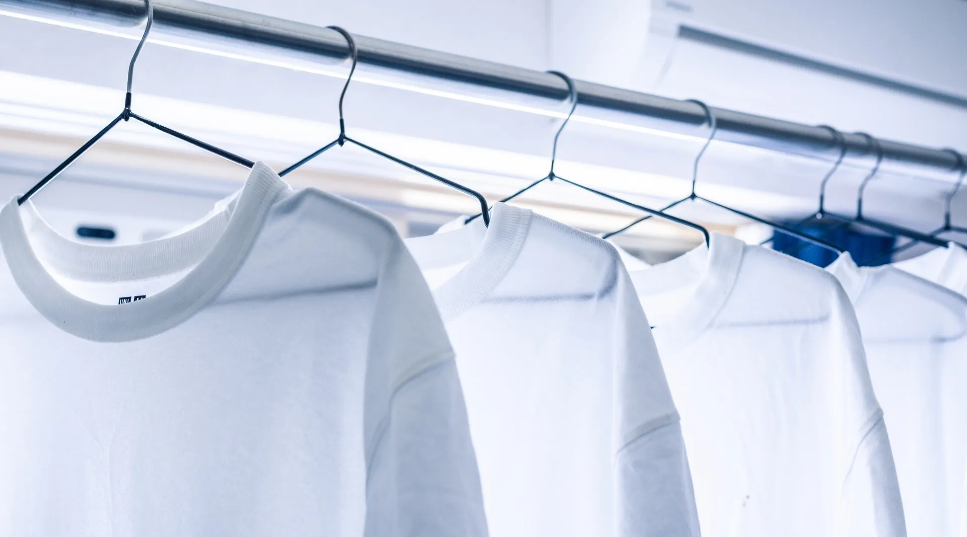白いTシャツの黄ばみ落としは「お湯の温度」が大事