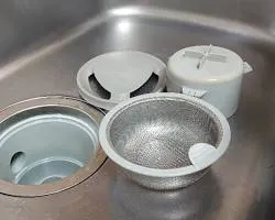 引っ越し直後の「排水口の臭い」を自力で解決するコツ